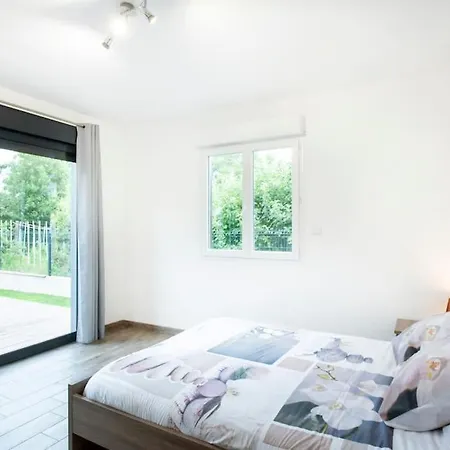 Maison Individuelle Avec Piscine Privative. * Saint-Médard-en-Jalles